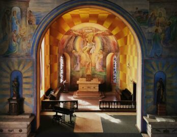Altarraum der St. Laurentius Kirche